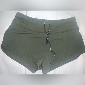 Jolyn Hewson Workout Shorts size Small